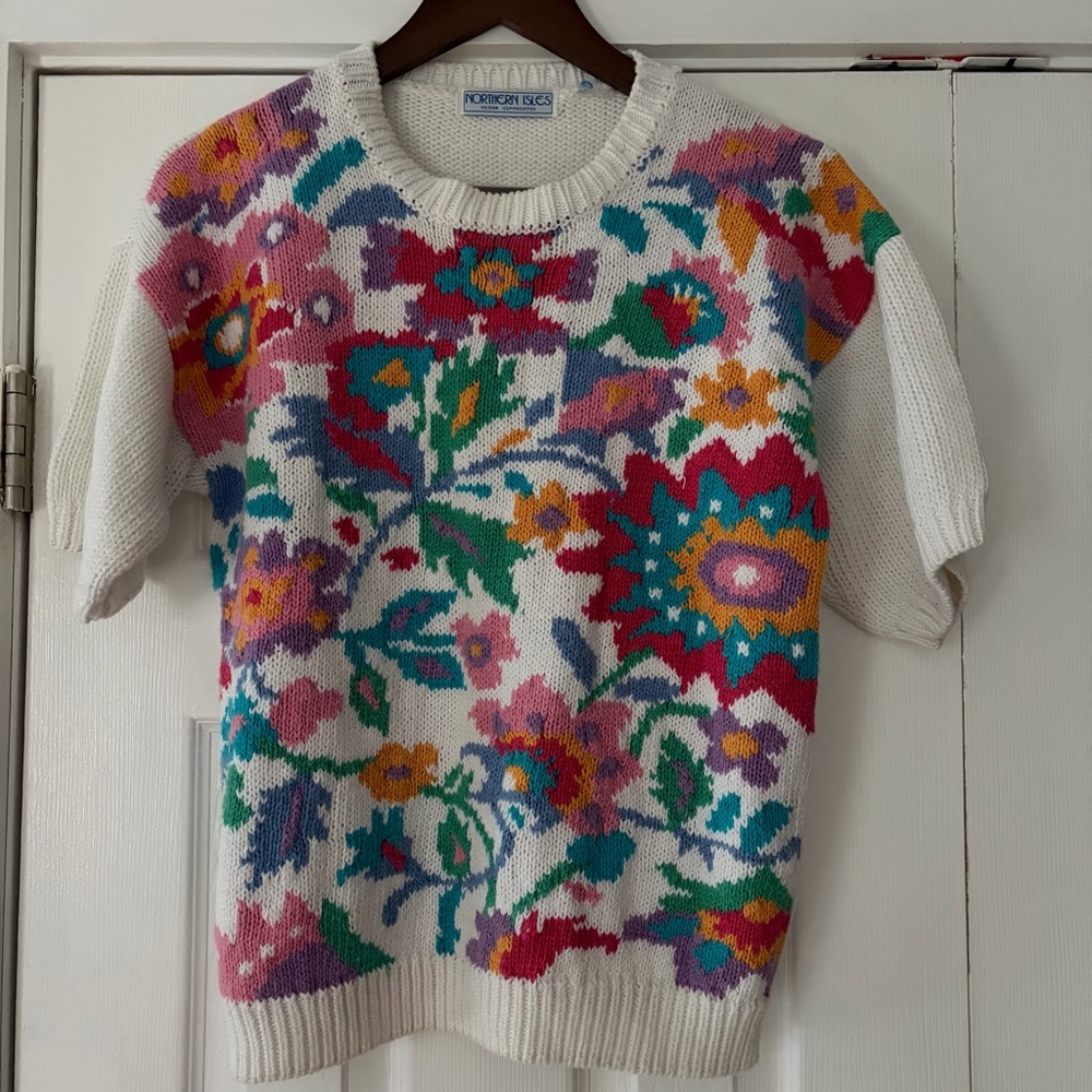 Northern Isles Colorful‎ Floral Knit Sweater Size Small EUC